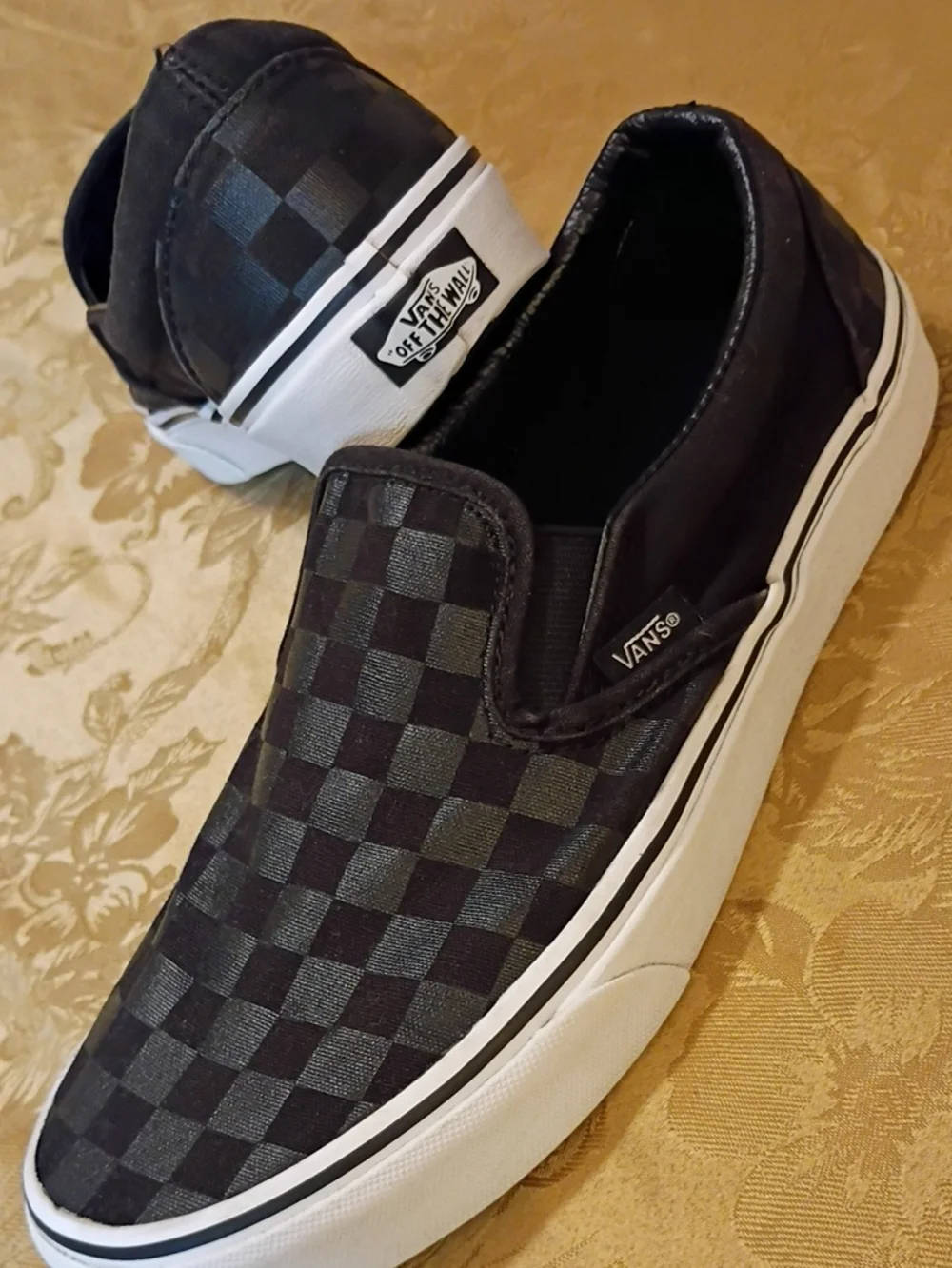 VANS Men's Black & Black Checkerboard Slip-On Sneakers Men's 8.0 Women's 9.5